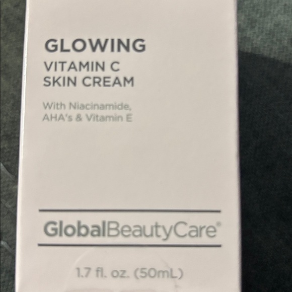 Glowing Vitamin C Eye Cream - White - Picture 3 of 3